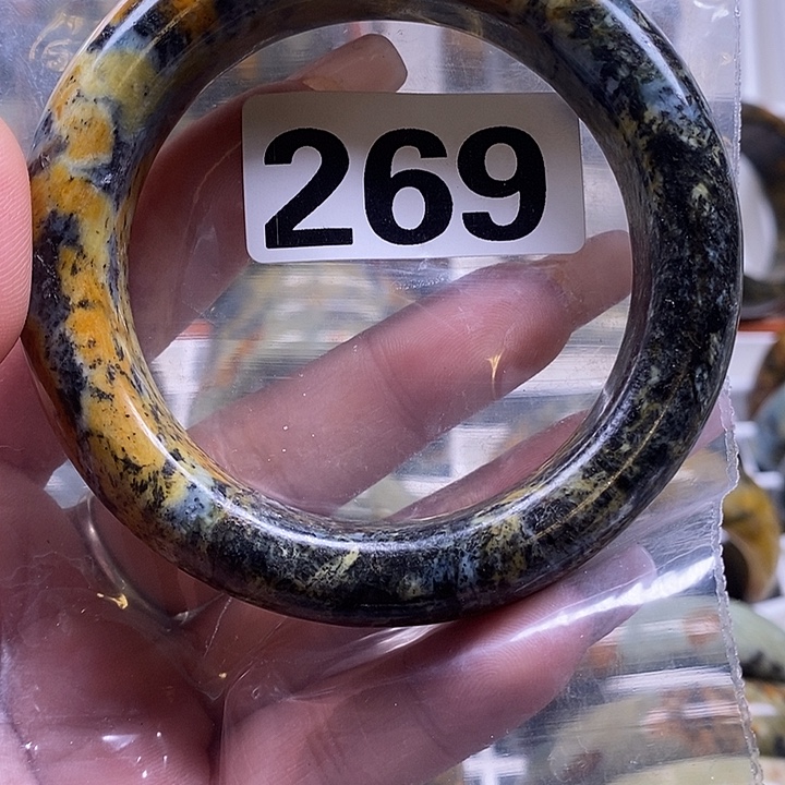 果****蛇纹石玉未镶嵌手镯