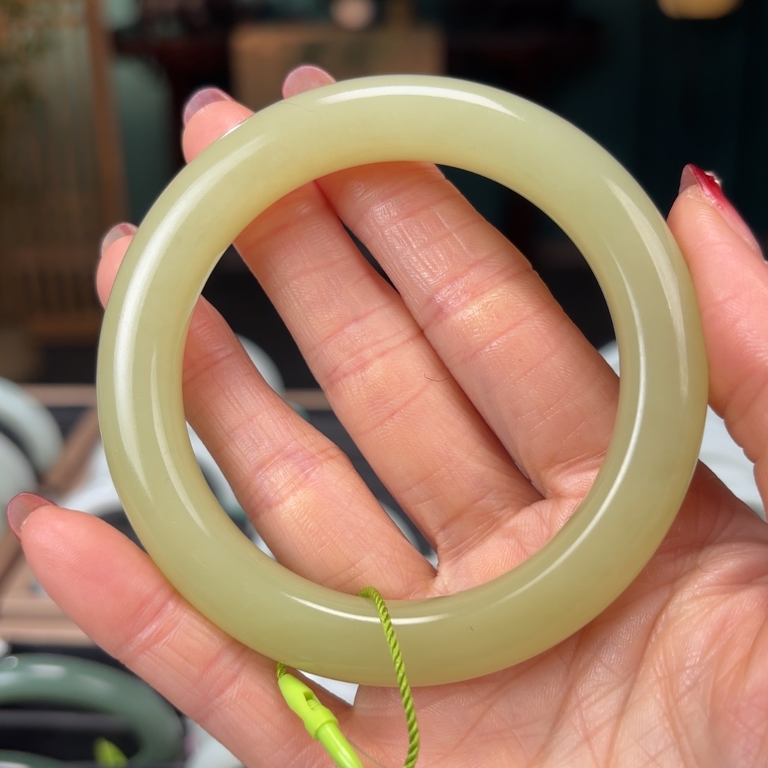 和田玉手镯卡60.6未镶嵌