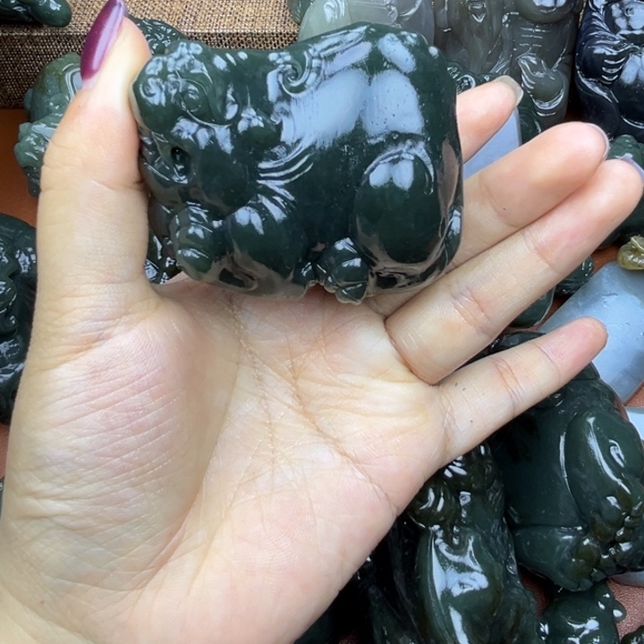 用***冬和田玉未镶嵌挂件