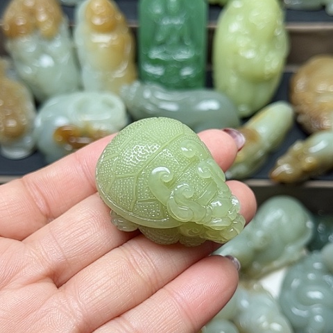 颈饰未镶嵌和田玉天**云