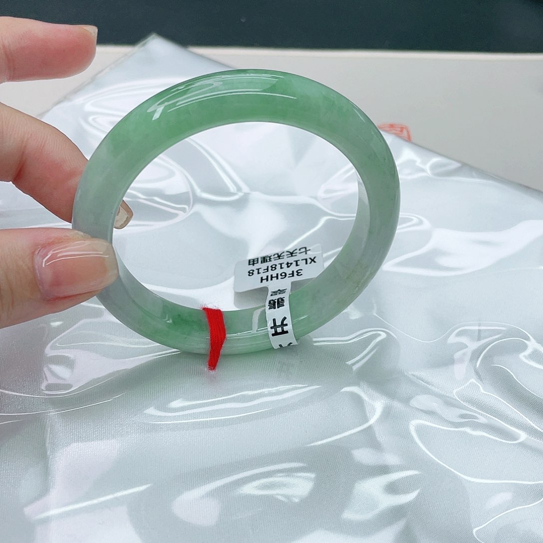 翡翠手镯未镶嵌正57.8