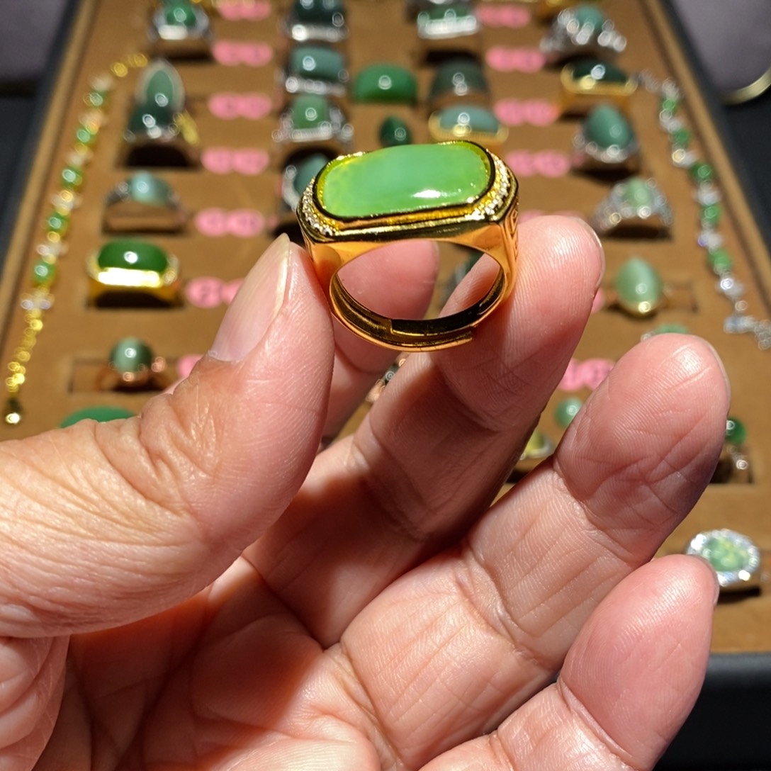 和田玉未镶嵌戒指