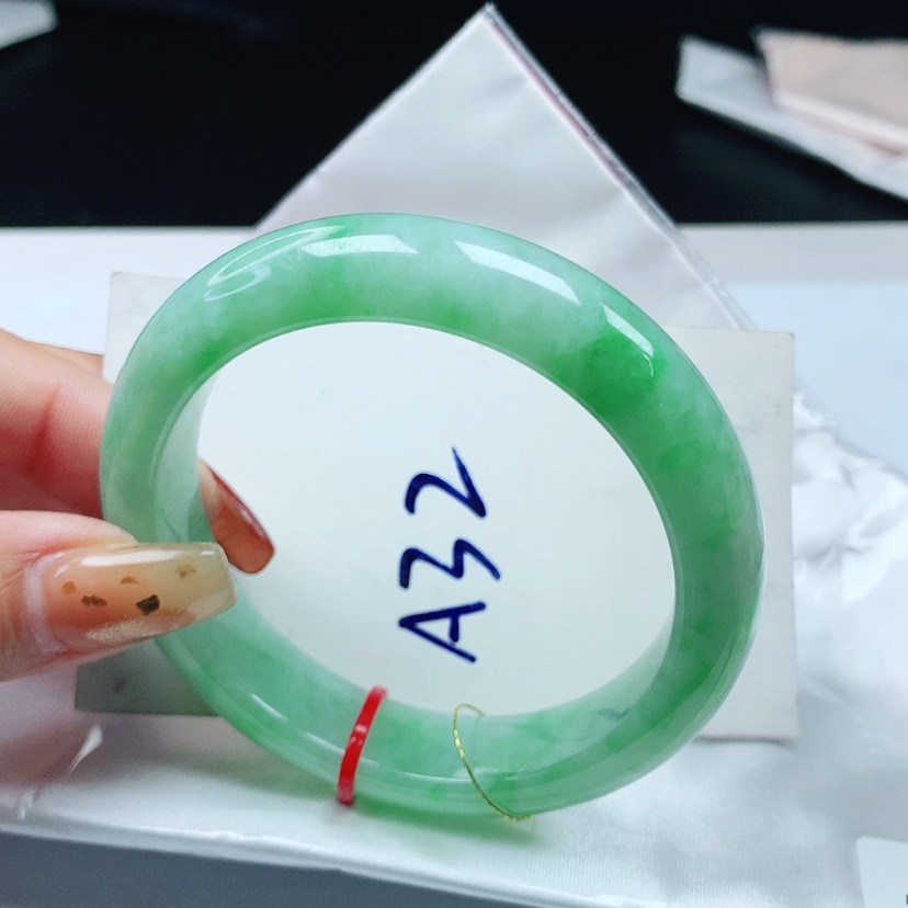 【闪购商品】翡翠手镯未镶嵌 正圈55