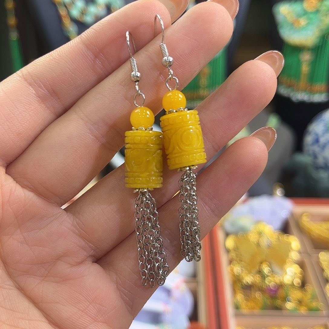 翡翠未镶嵌颈饰炸