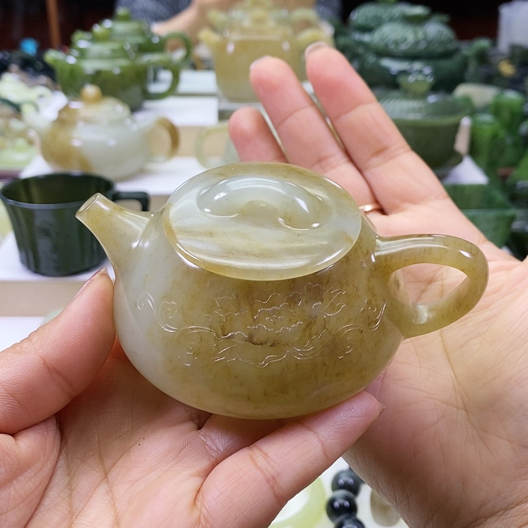 和田玉茶壶未镶嵌秋*