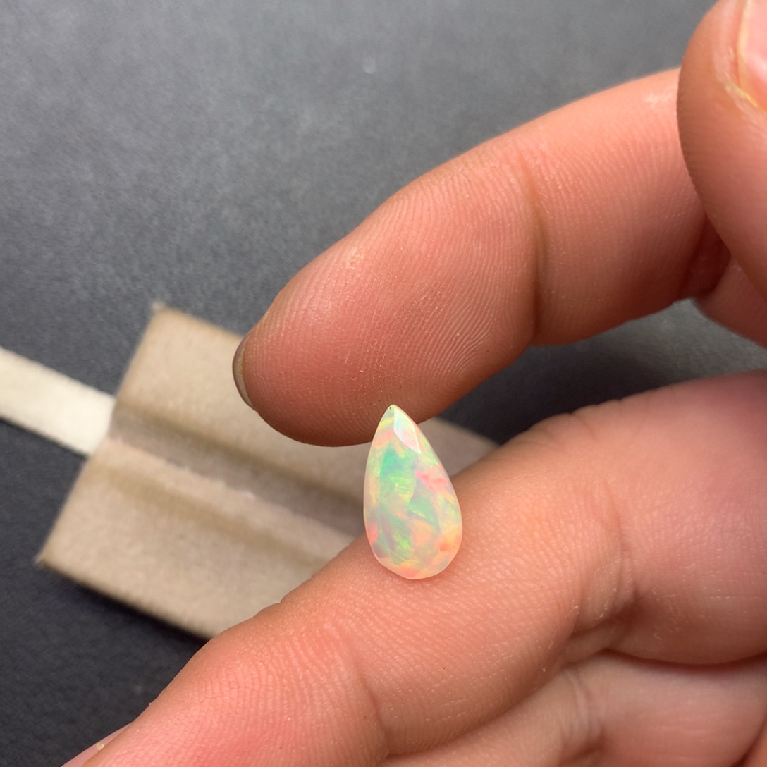 欧泊裸石未镶嵌1.83ct天然欧泊