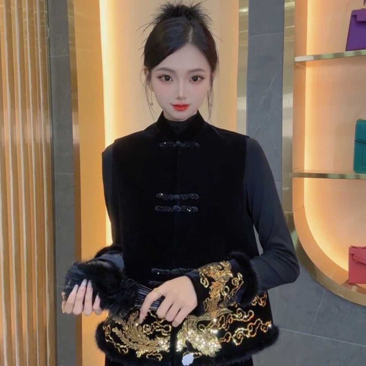 6082新国潮祥云刺绣下摆毛毛拼接加棉马甲