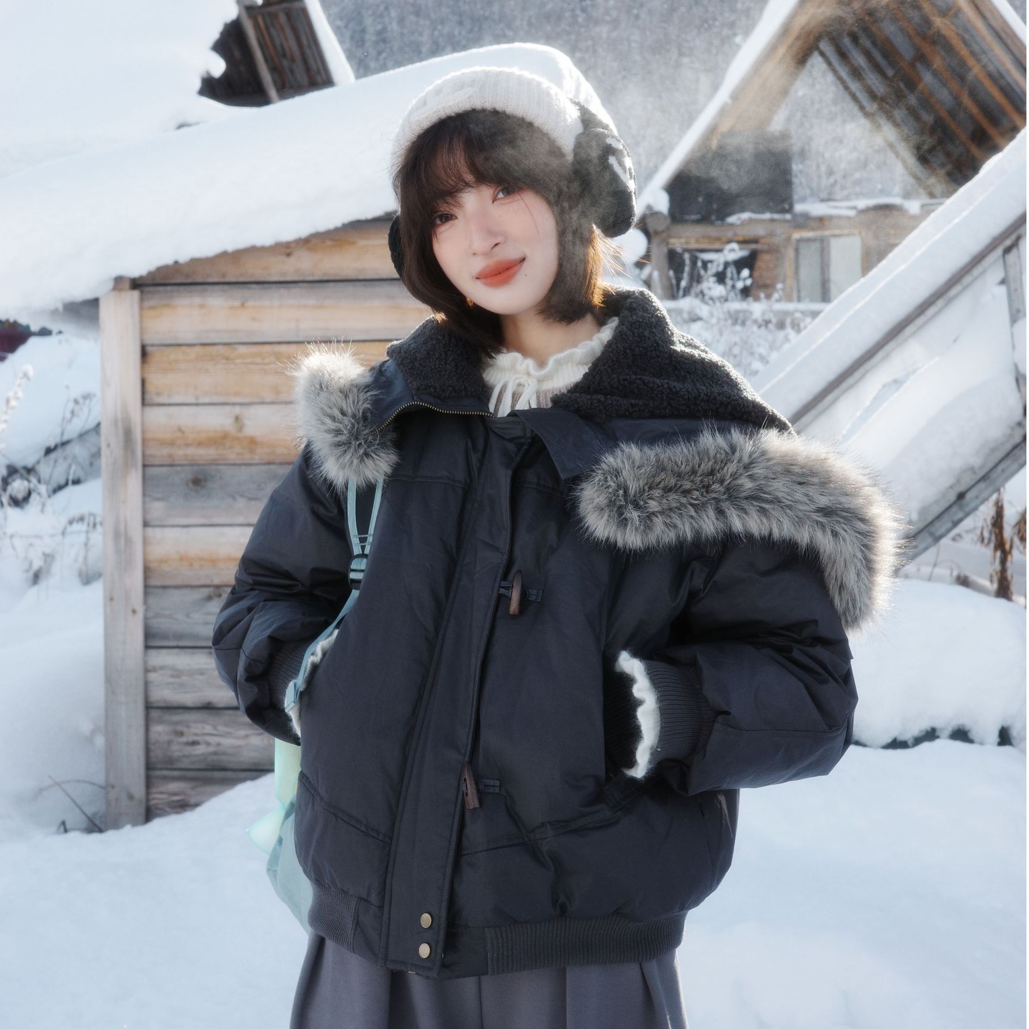 「白描工作间」高支高密仿皮质洗水棉可拆卸毛领牛角扣羽绒服外套