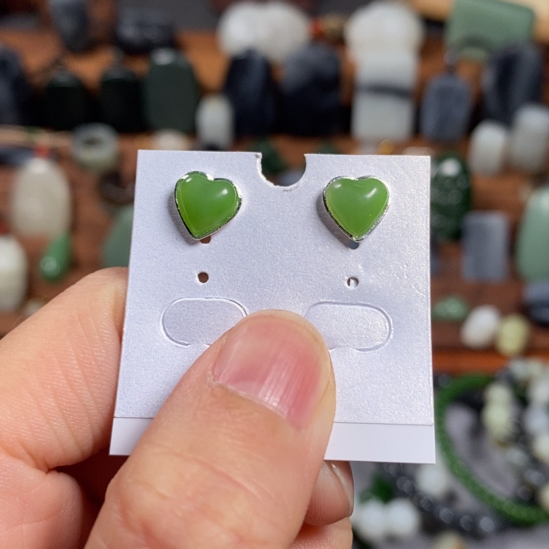 和田玉耳饰未镶嵌