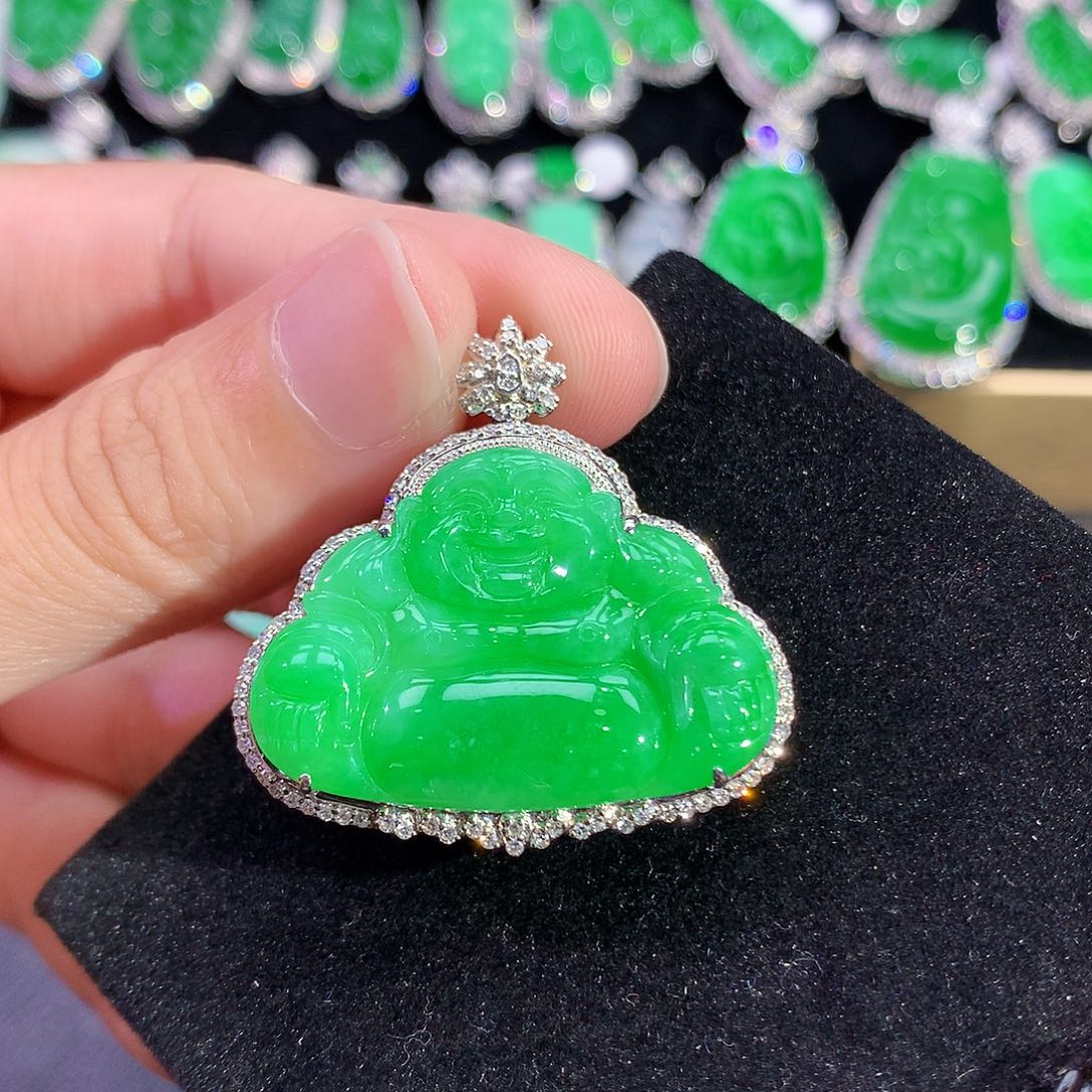 翡翠18K金镶嵌颈饰