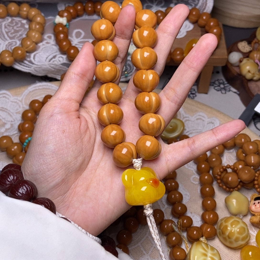 猴头核桃吊坠高定屁桃卡16