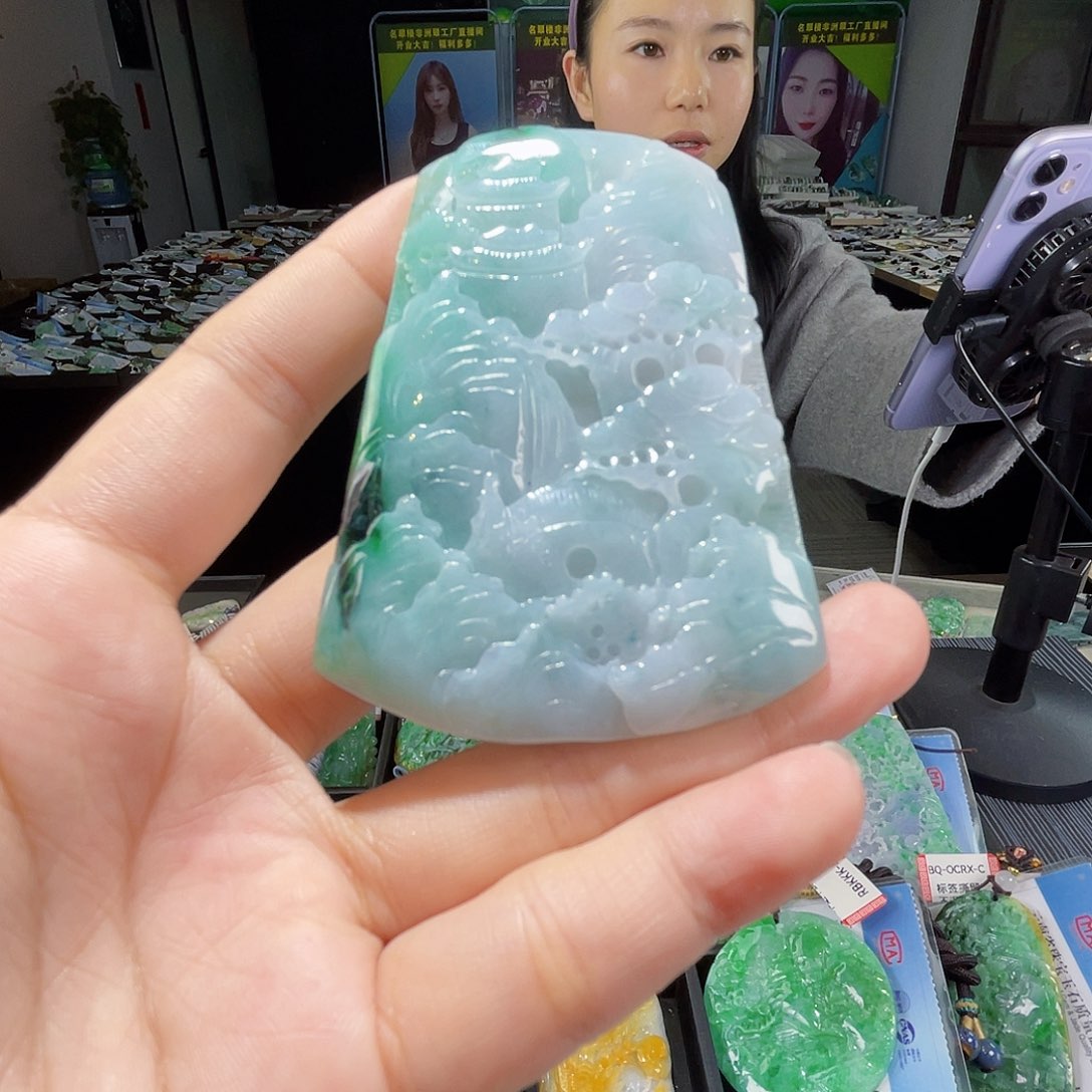 颈饰未镶嵌翡翠一