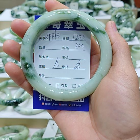 a***e透闪石-蛇纹石玉未镶嵌手镯