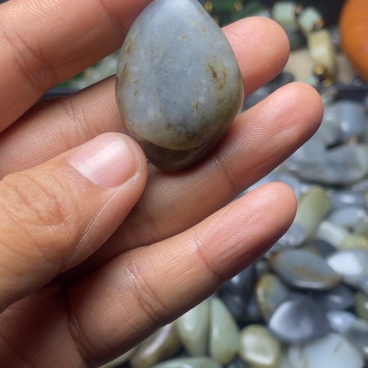 和田玉未镶嵌珠宝奇石