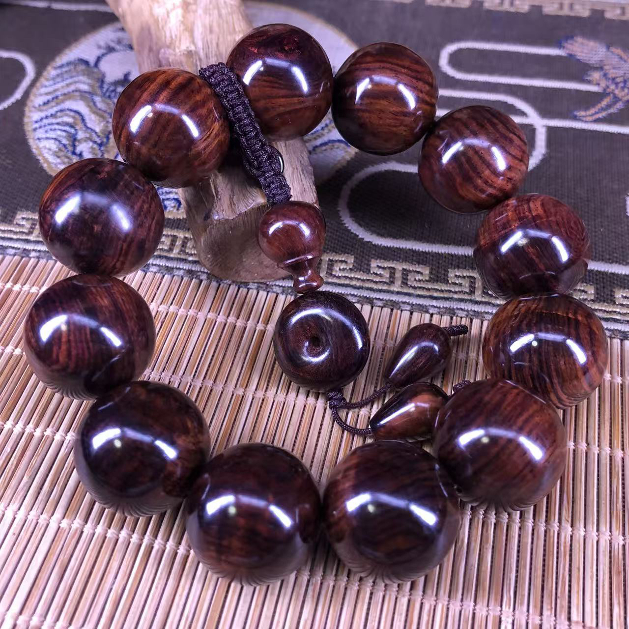 海南黄花梨紫葡萄大黑线水波纹2.0精品手串