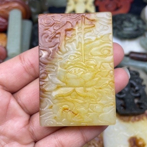 蛇纹石玉颈饰未镶嵌105