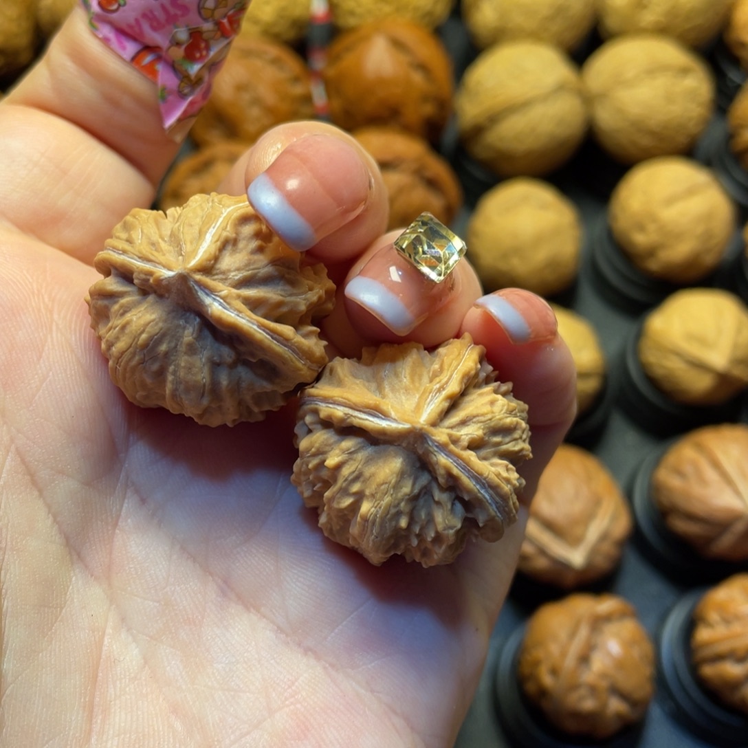 毛***儿吊坠文玩核桃核桃