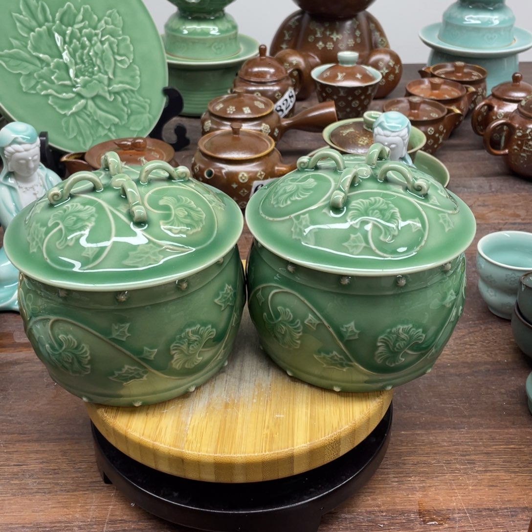 微瑕特价青瓷（底部缩釉