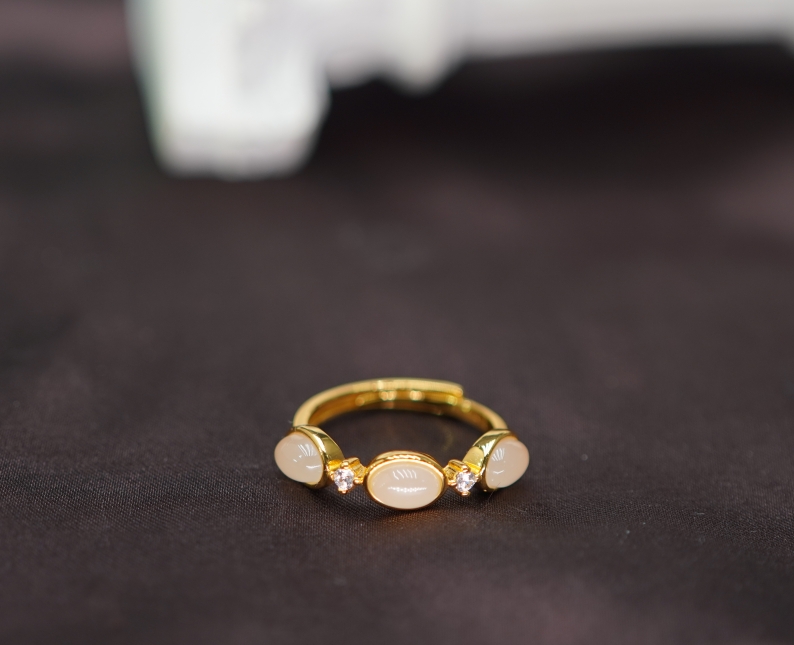 【山哥专享】s925和田玉白玉旦形戒指 T021106