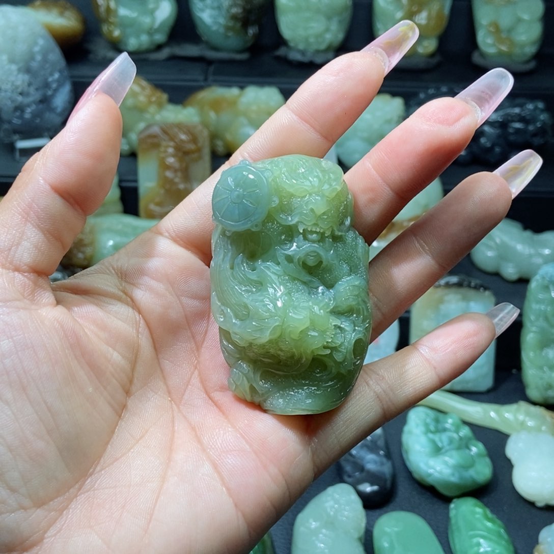 和田玉未镶嵌颈饰夜**歌