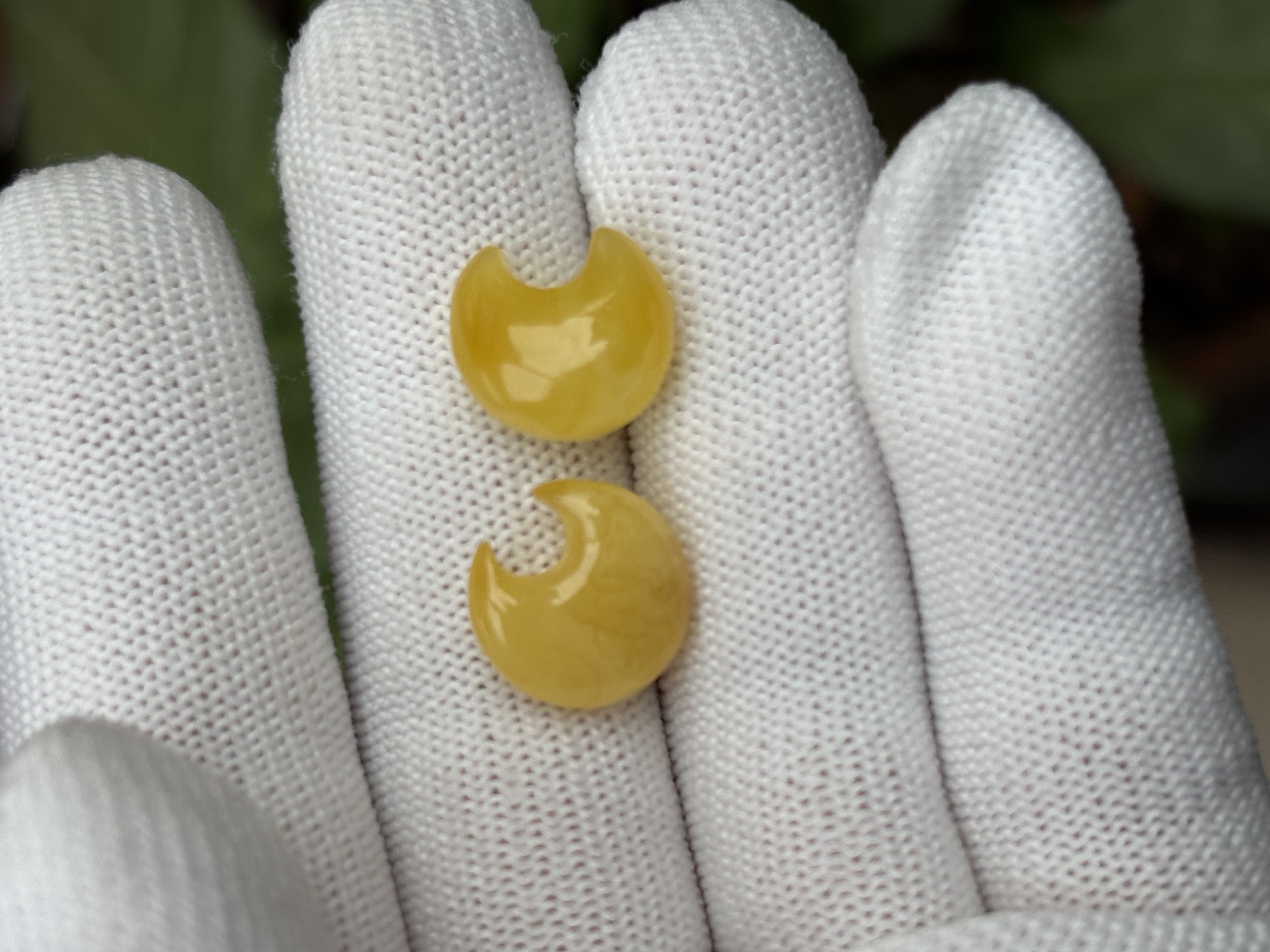 5552天然蜜蜡琥珀月亮配饰13x4mm