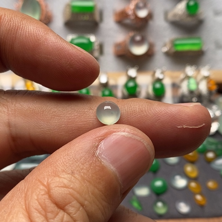 翡翠裸石冰底蓝晴戒面6.8×6.5×3.4