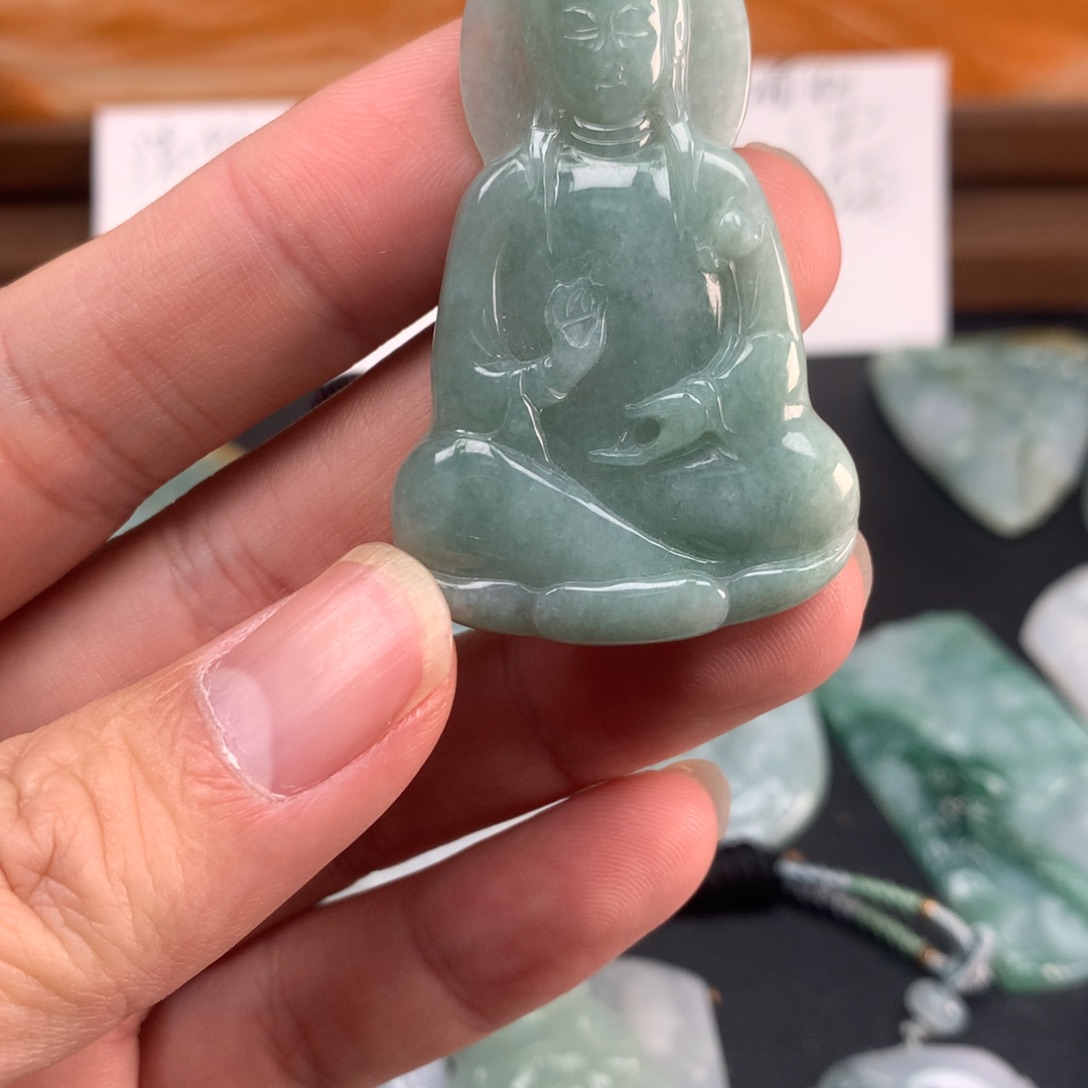 翡翠未镶嵌颈饰福利