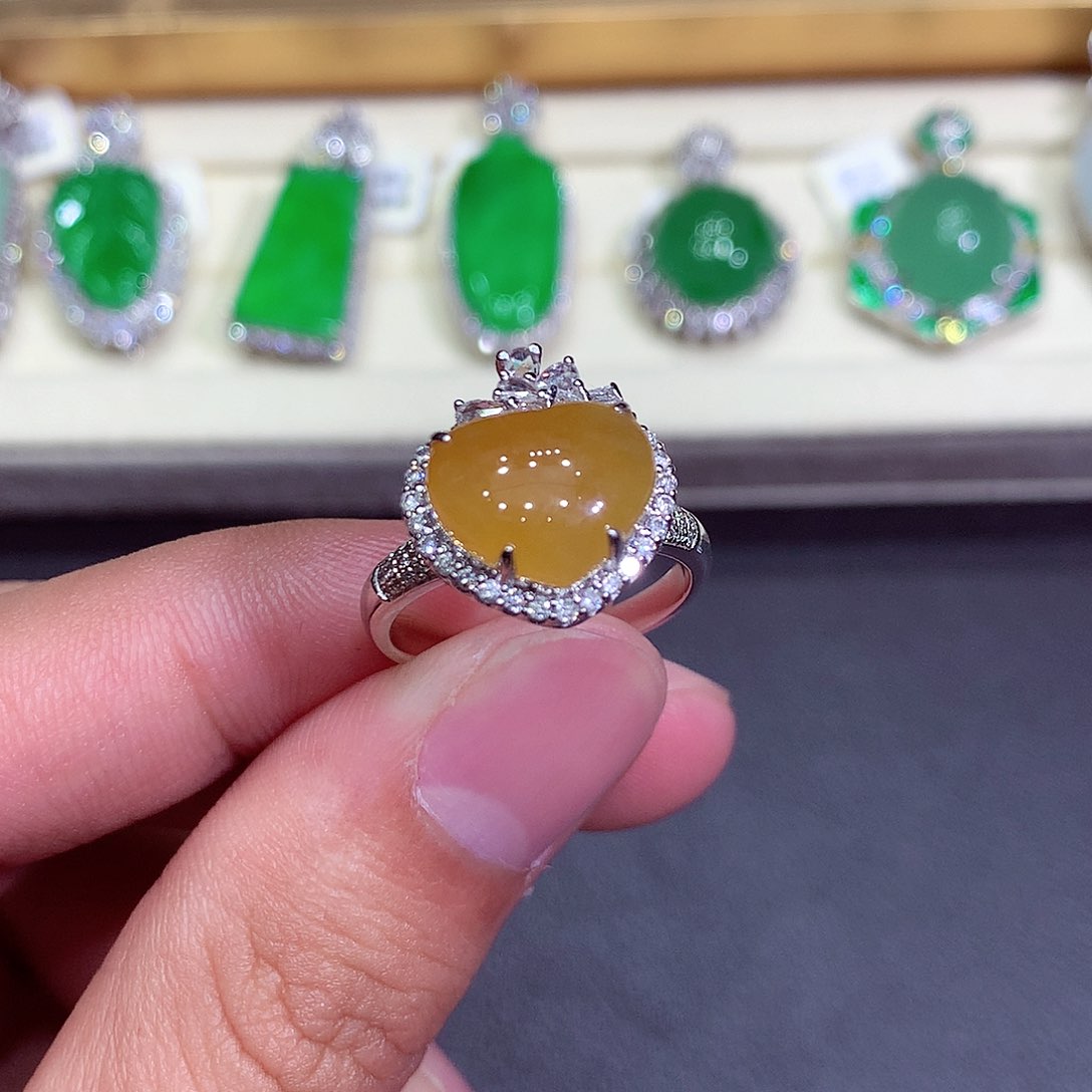 翡翠吊坠(不含链)18K金镶嵌