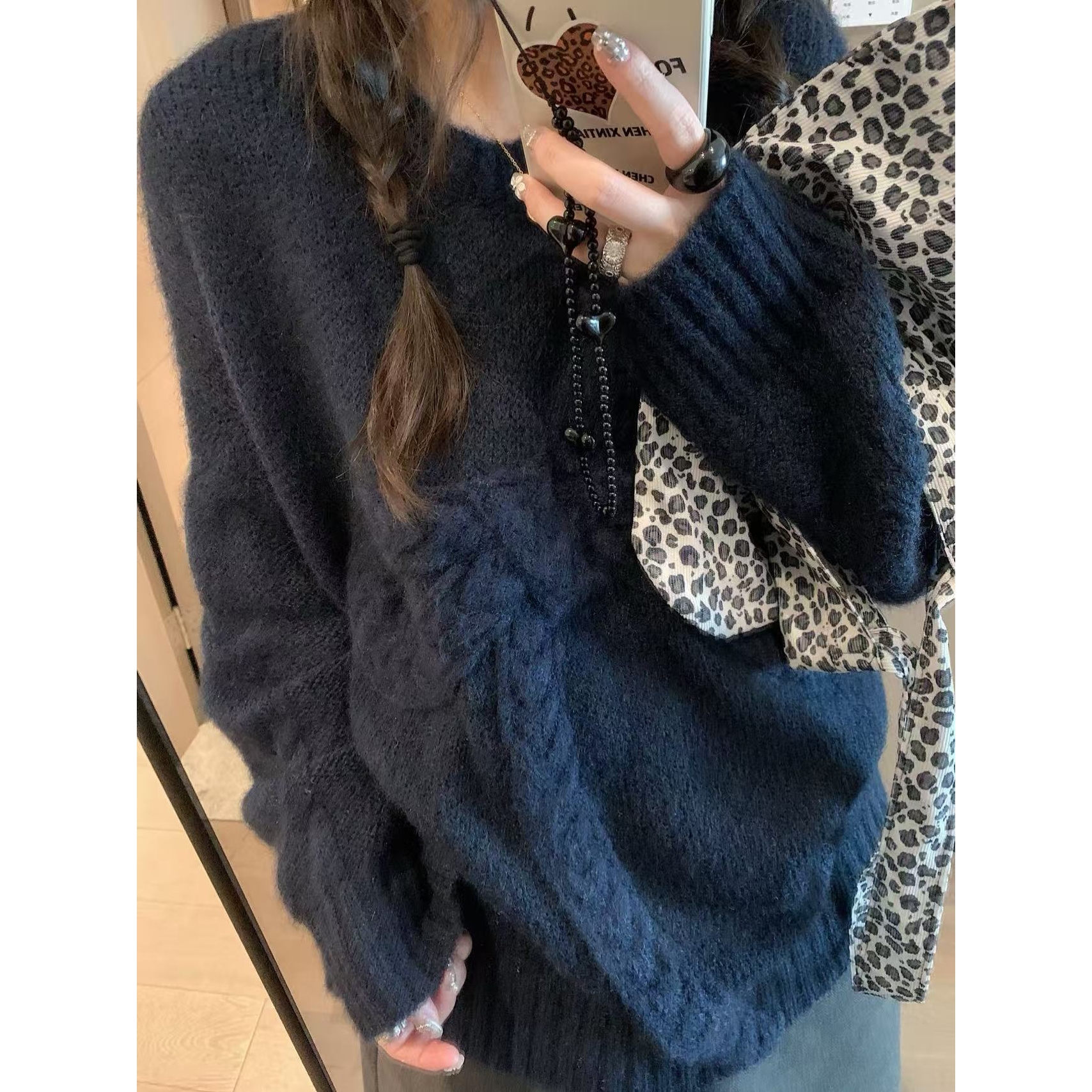 SP 藏青立体蝴蝶结毛衣女秋冬宽松慵懒圆领软糯针织休闲上衣毛衣 