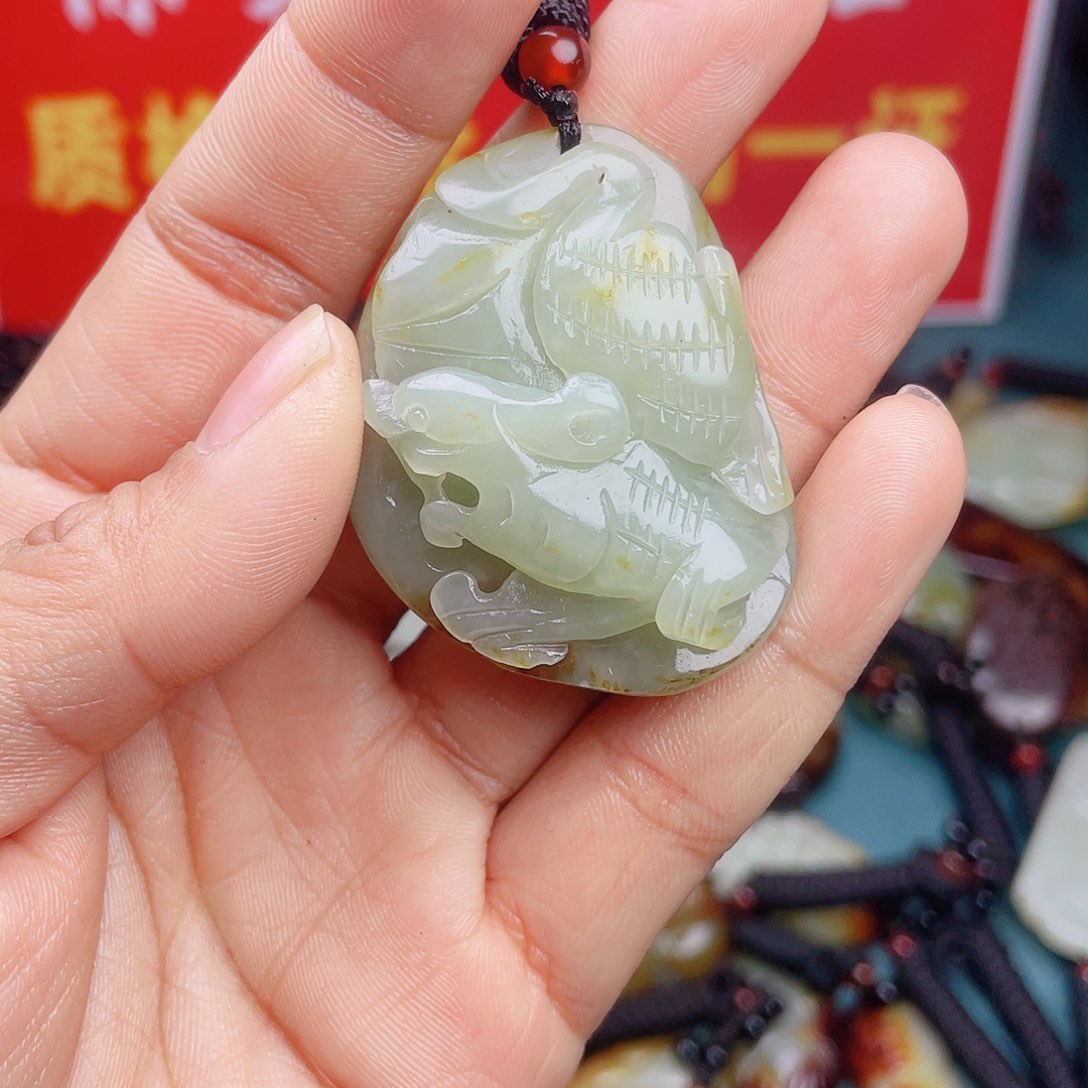 和田玉颈饰未镶嵌