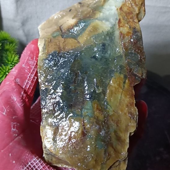 蛇纹石玉未镶嵌珠宝奇石