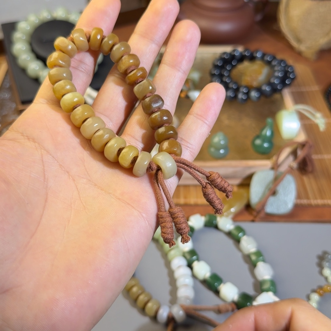 和田玉（糖玉）未镶嵌手链