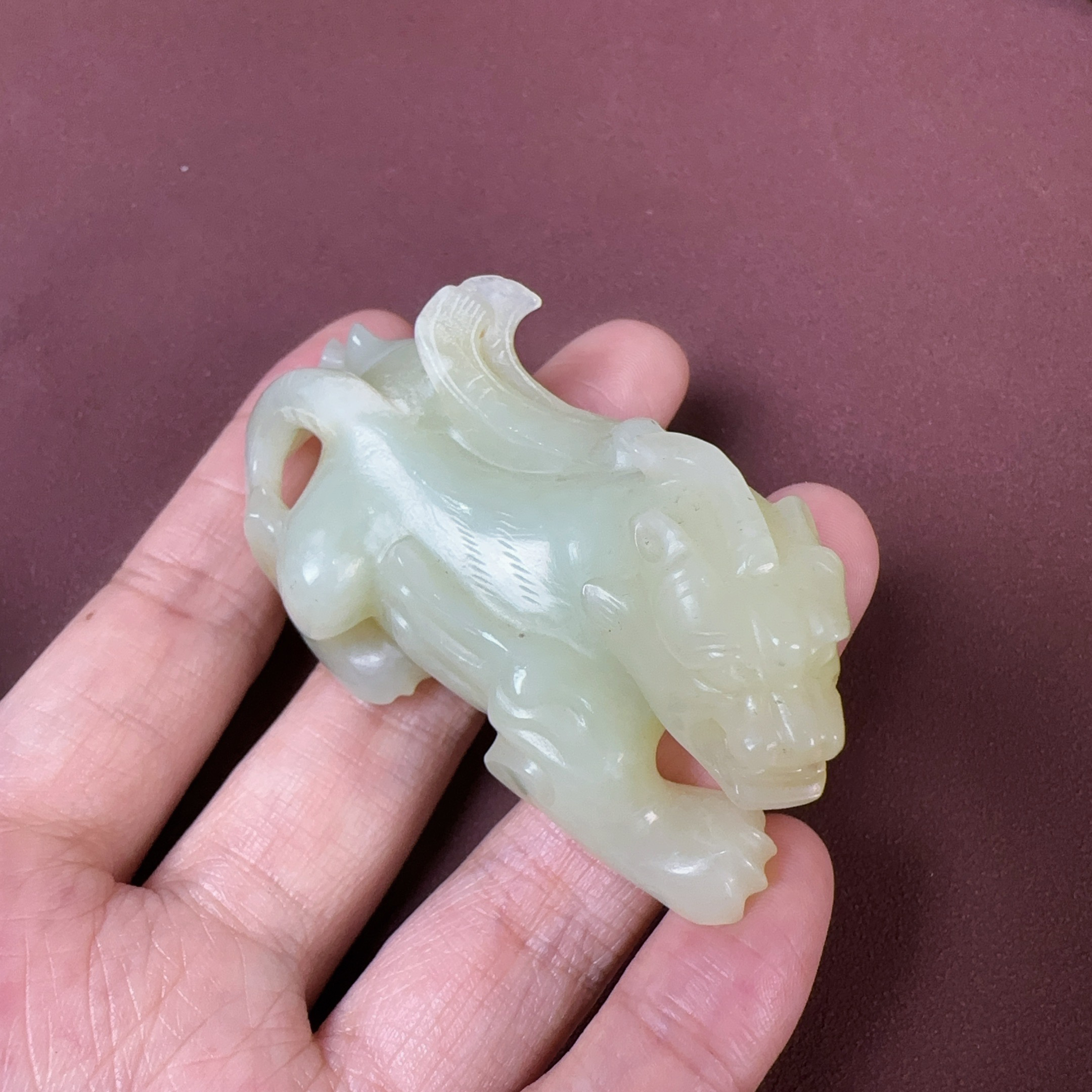 旧藏回流 汉制式 和田白玉貔貅瑞兽 扒皮籽 玉质油润 黄沁 孤品