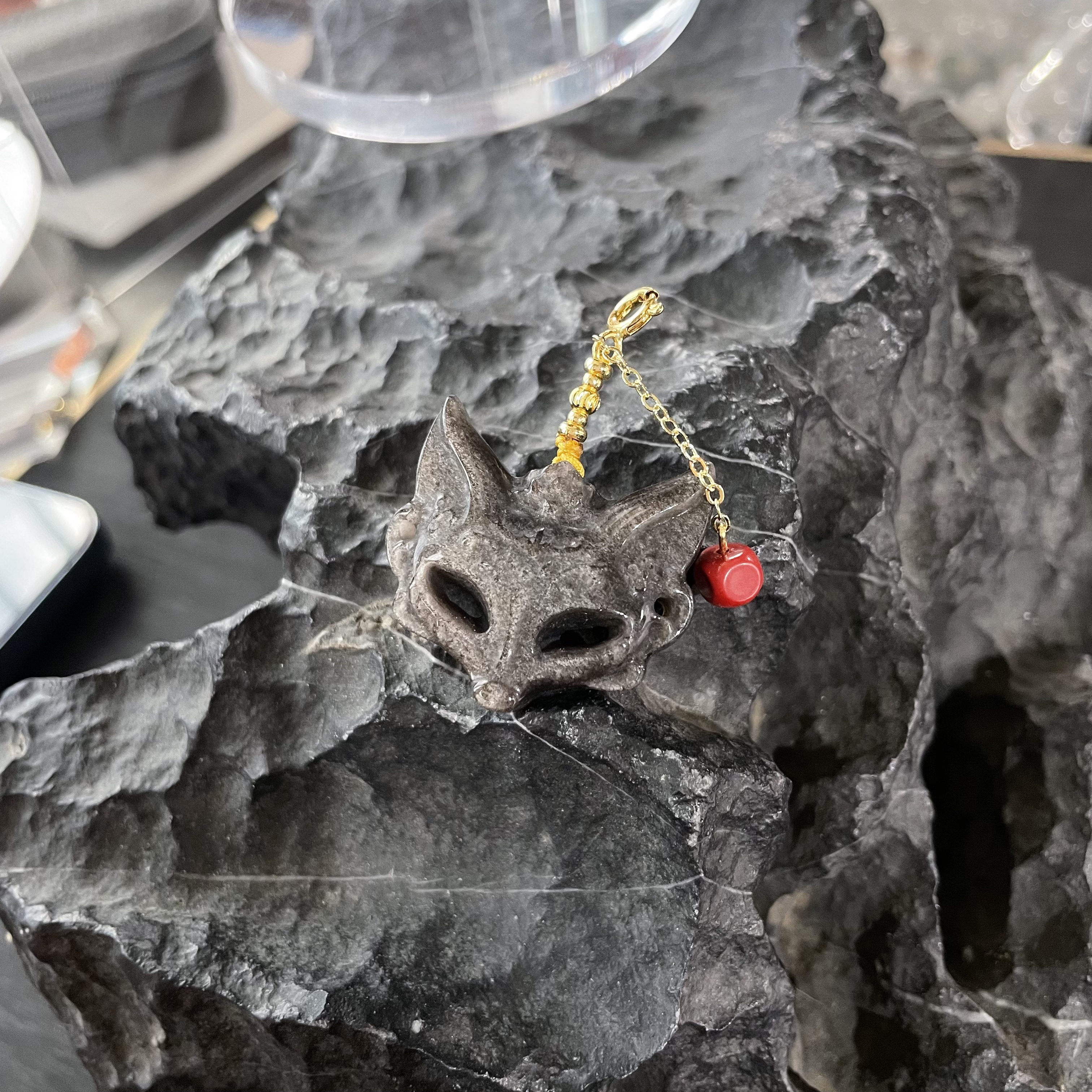 银耀石狐狸立体雕刻件吊坠万能扣 KT25070833