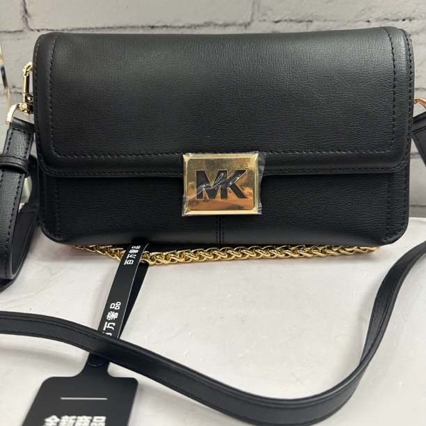 95新 MICHAELKORS/迈克高仕 M069 25*15 黑色翻盖包女士单肩时尚
