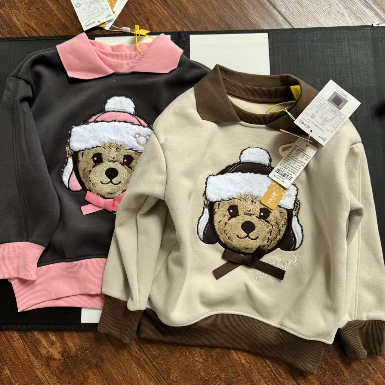 断码 儿童 学院风重工刺绣熊翻领卫衣