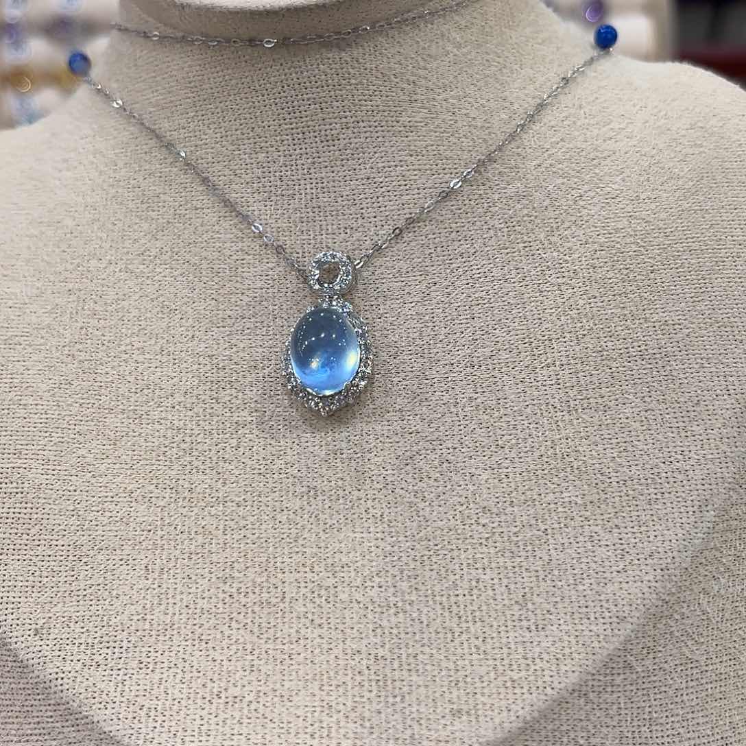 张***以海蓝宝石颈饰银S925镶嵌吊坠