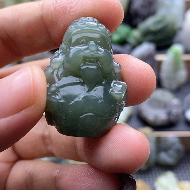 颈饰未镶嵌和田玉（糖玉）