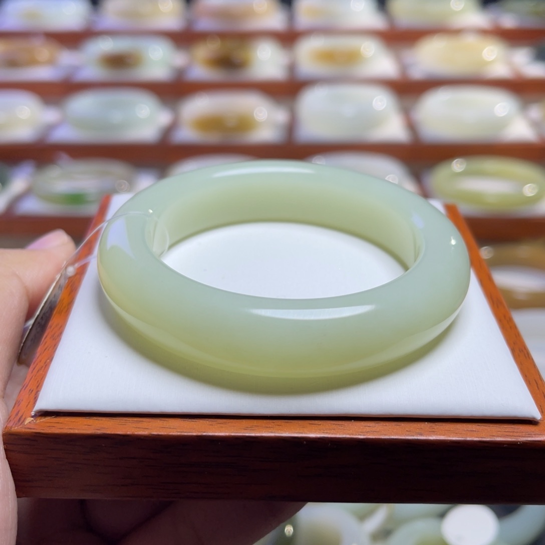 【闪购商品】和田玉手镯未镶嵌