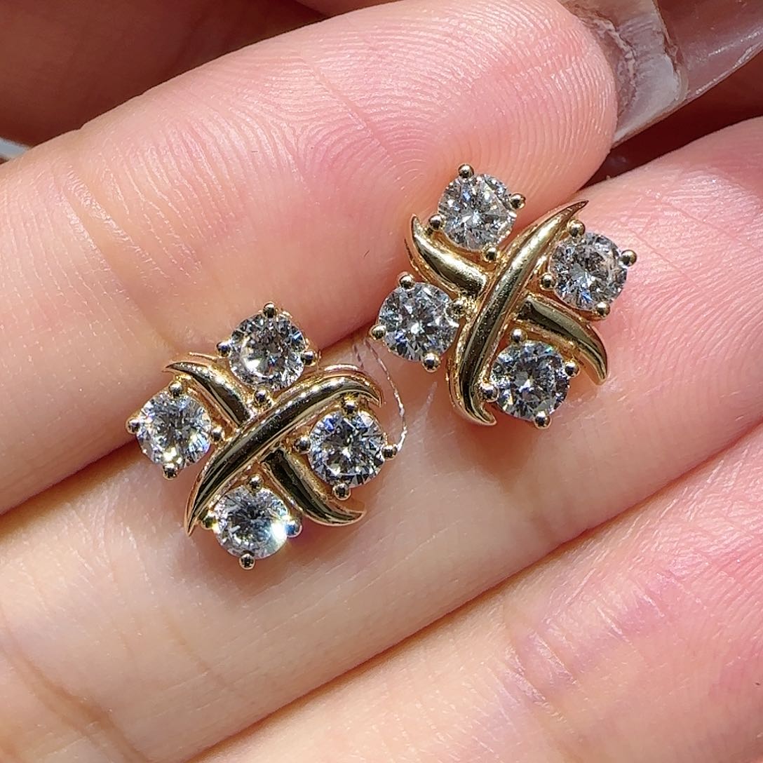 【闪购商品】18K金镶嵌实验室培育钻石耳饰小***力@@YHH17070