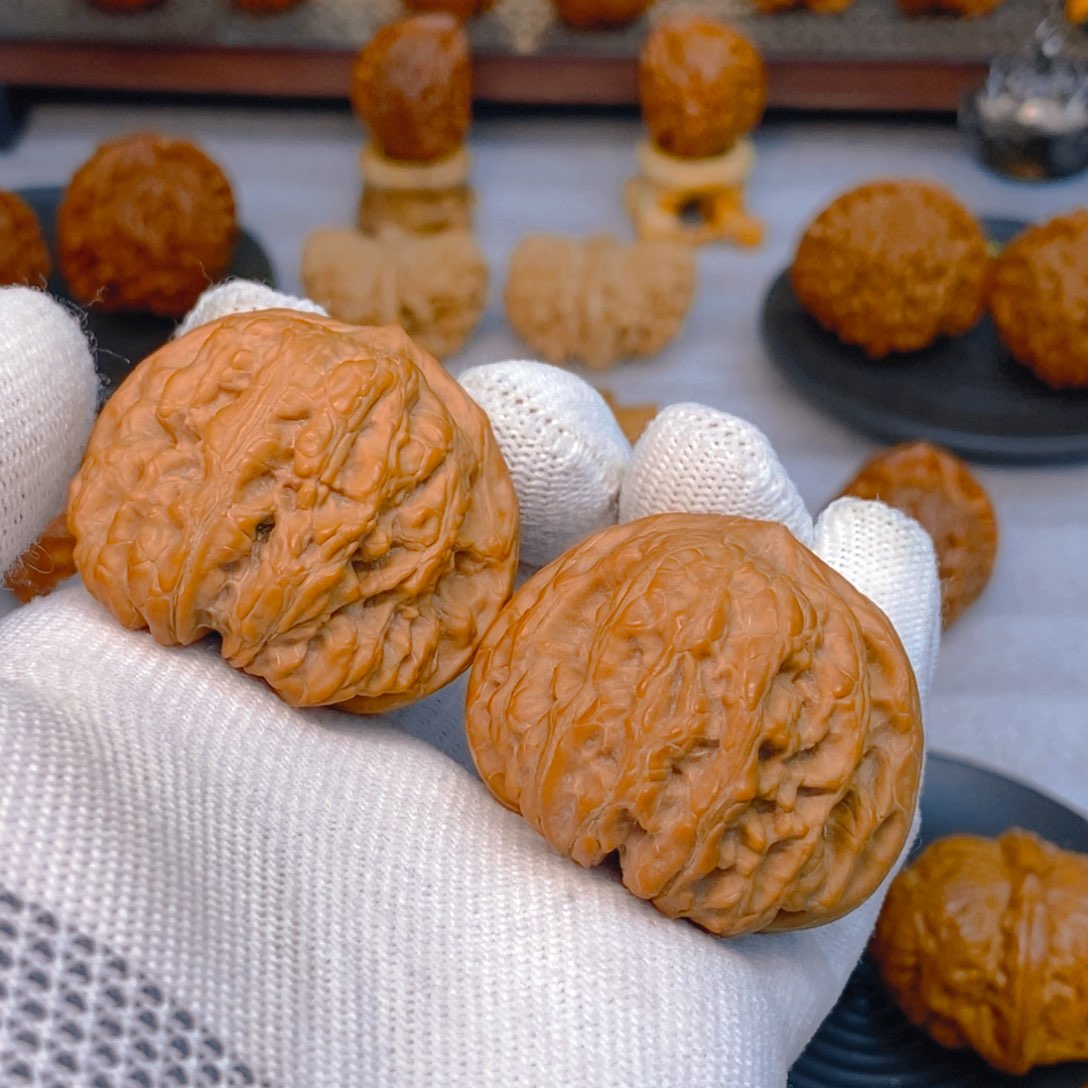 文玩核桃吊坠七*平谷凹底