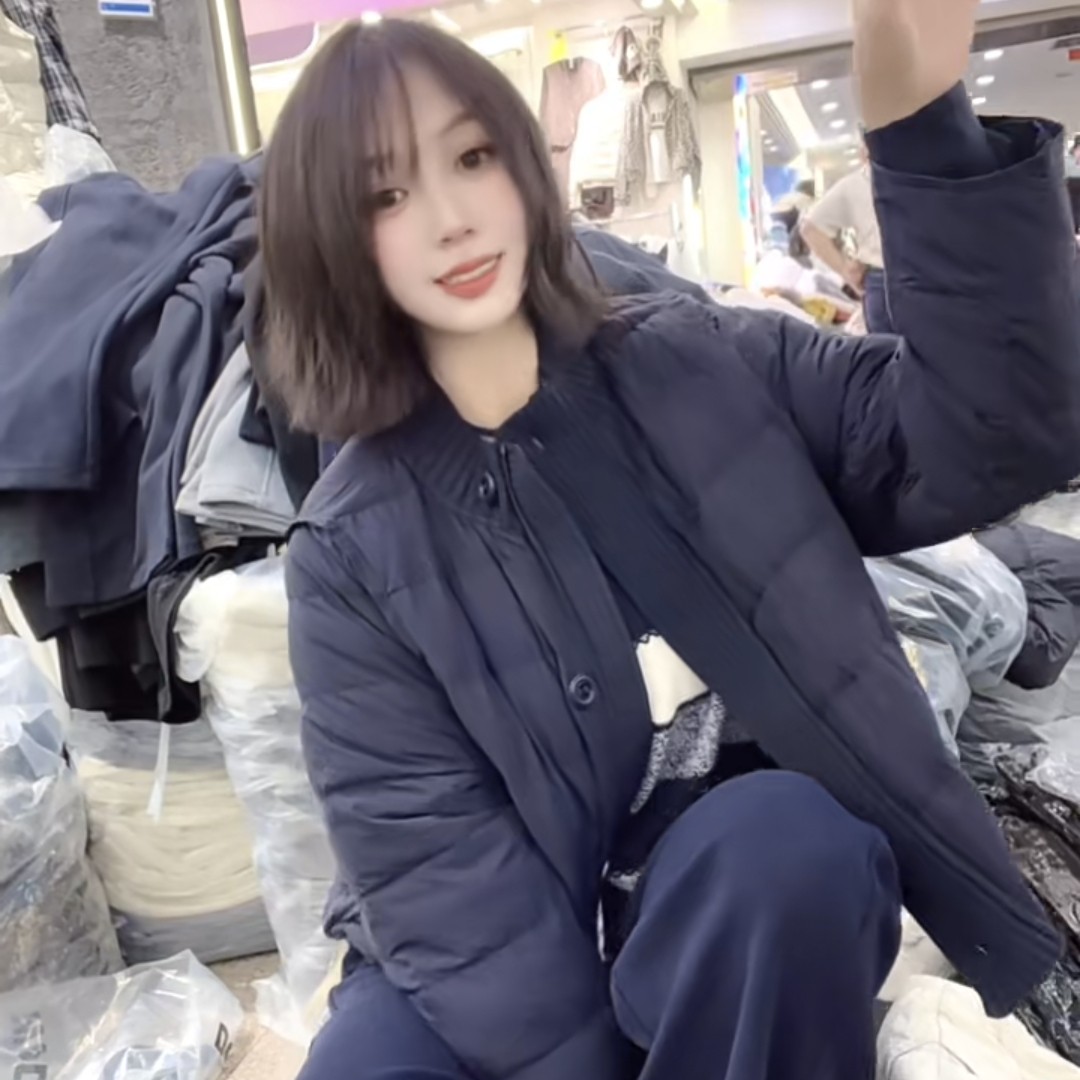 99826女士暗扣保暖加厚拼接净版羽绒服