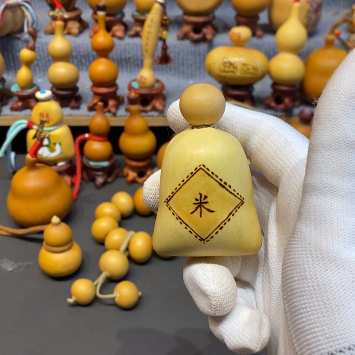 闫***天广告据同学用HIV兔兔娇娇娇娇