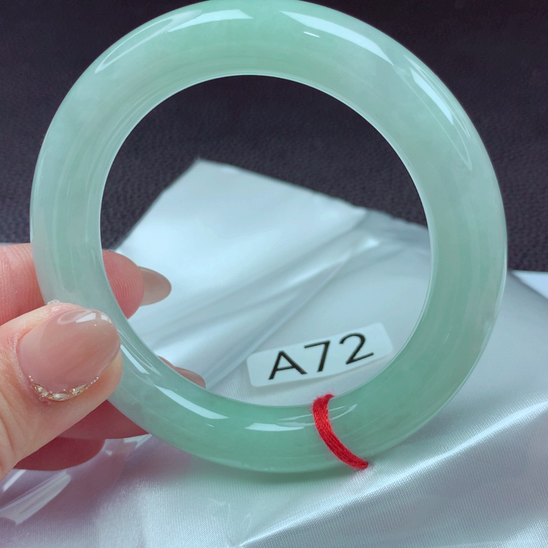 翡翠手镯未镶嵌手镯88