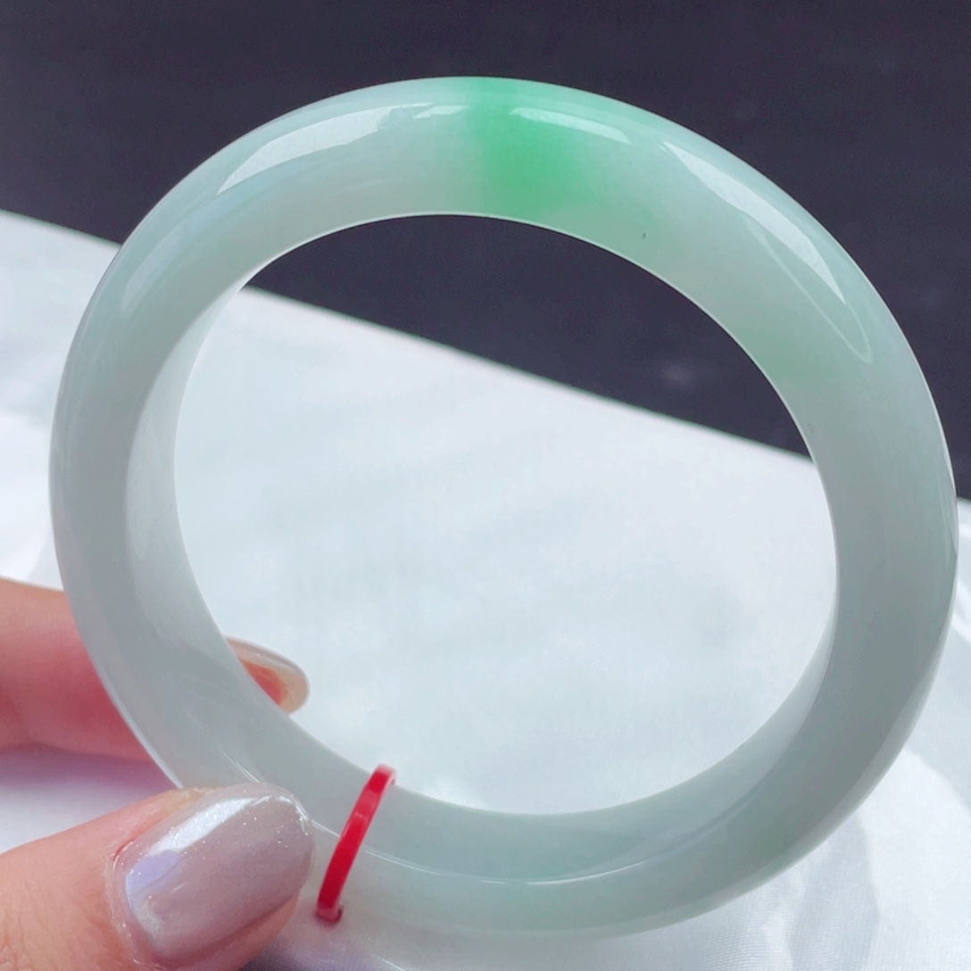 翡翠未镶嵌手镯56圈口