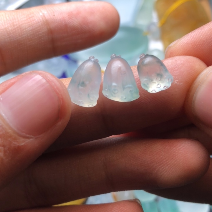 定制翡翠未镶嵌挂件