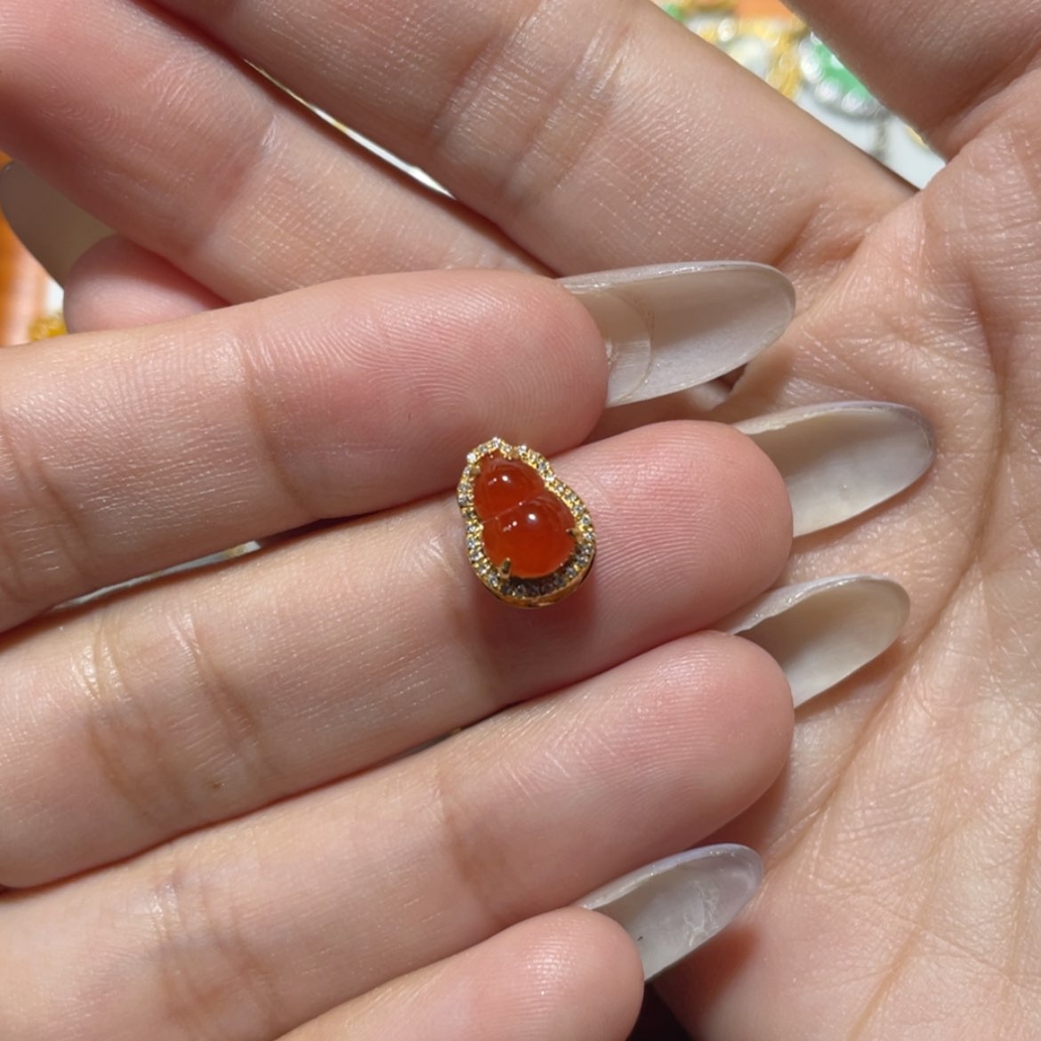 【闪购商品】颈饰18K金镶嵌翡翠