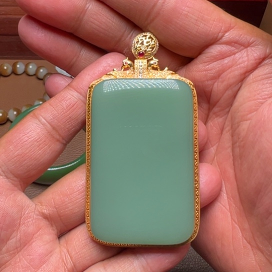 【闪购商品】和田玉吊坠(不含链)18K金镶嵌