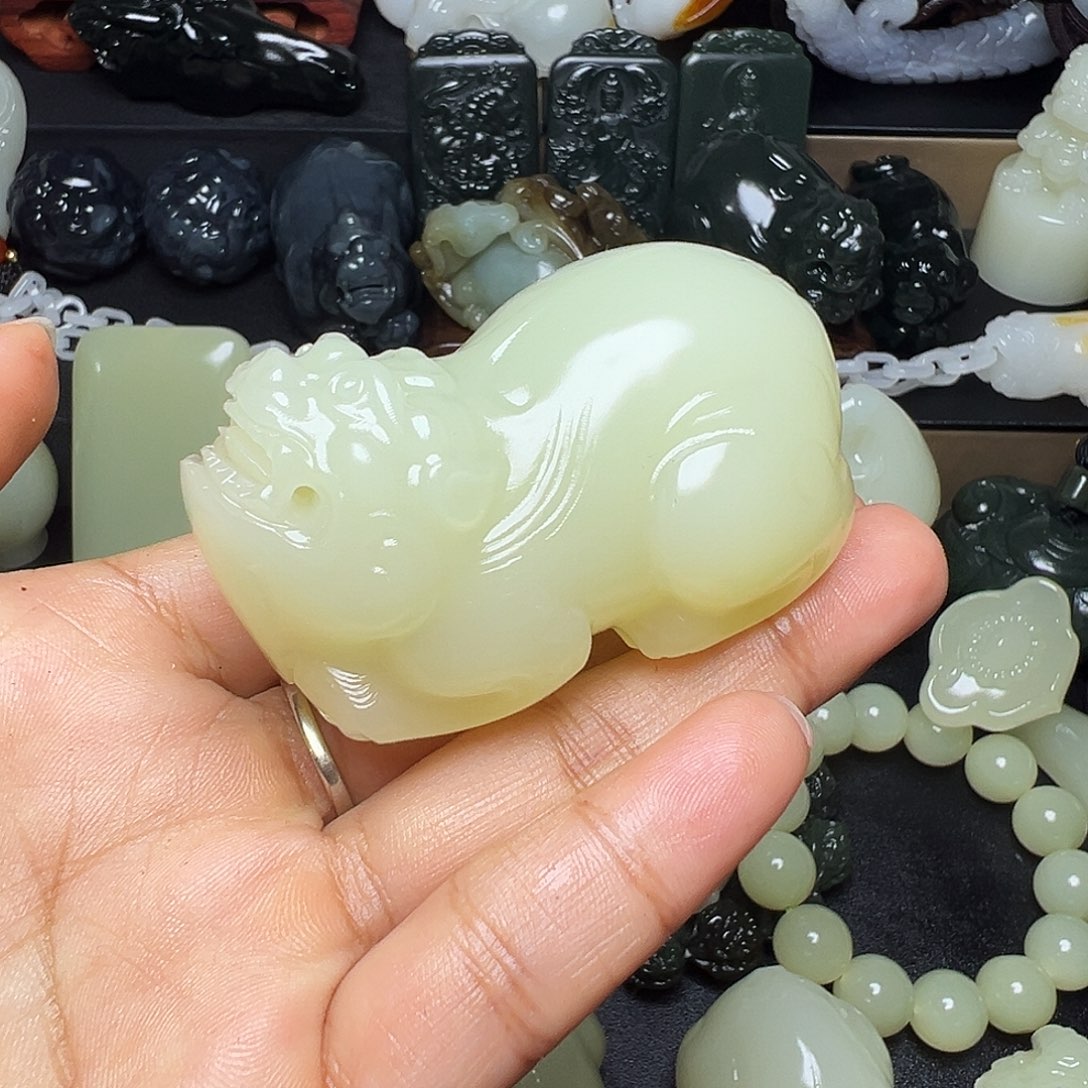 C***u软玉未镶嵌把件新疆天然精品料子
