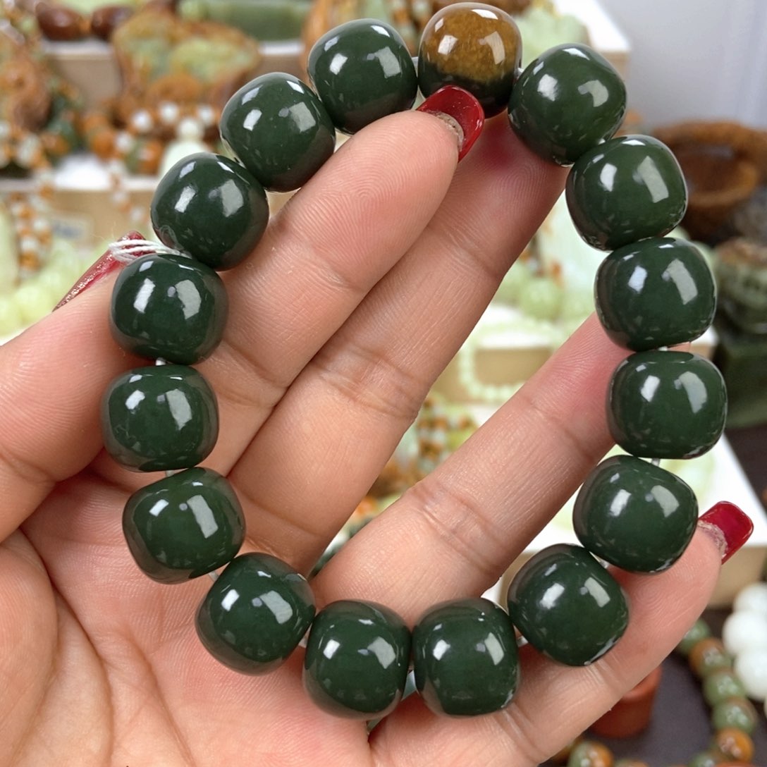 透闪石质玉手串未镶嵌